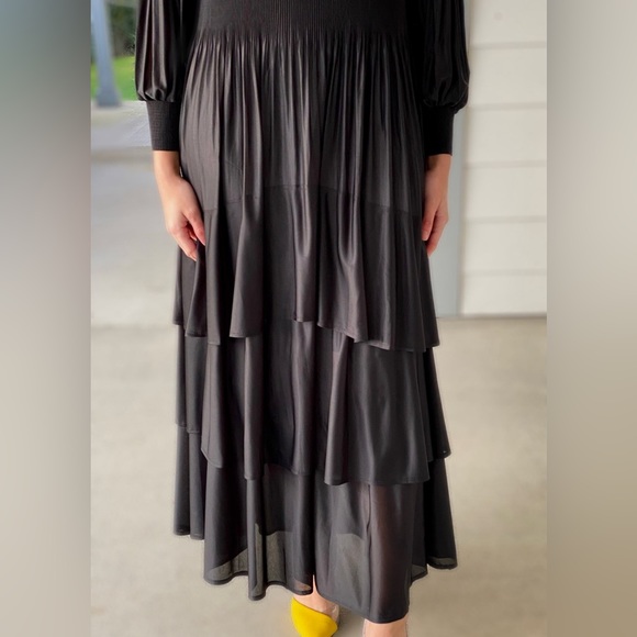 Isn’t She Lovely 💕Dress - Picture 2 of 4